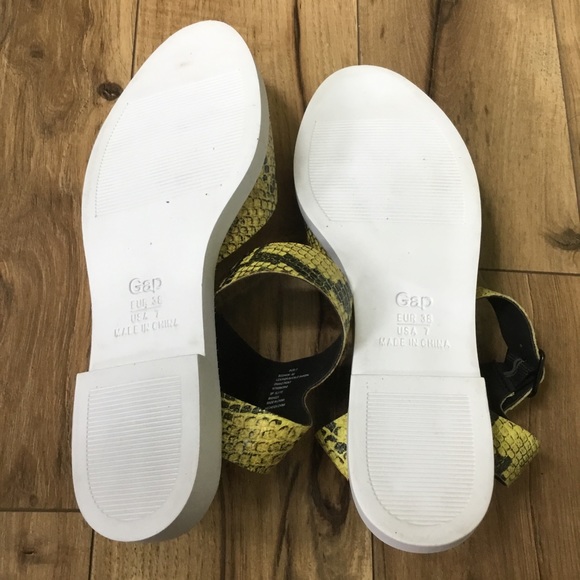 Gap Yellow Snake Print Leather Buckle Sandals - Picture 7 of 7